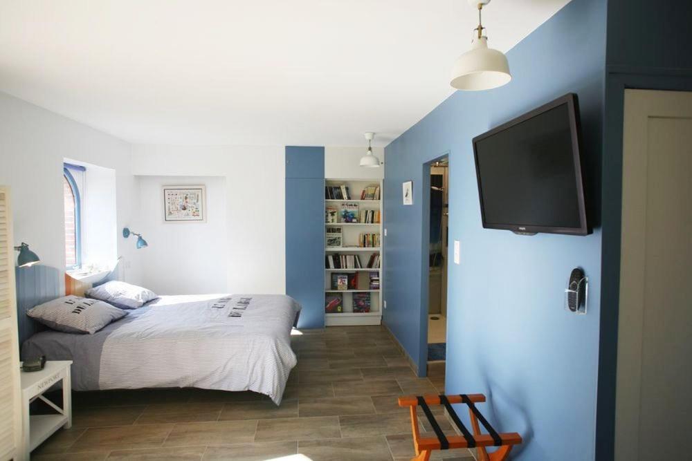 Le Clos Bener Yvre-l'Eveque Luaran gambar