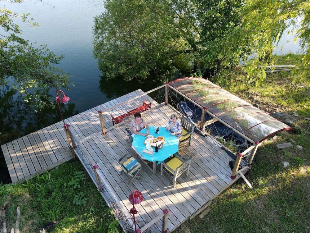 Le Clos Bener Yvre-l'Eveque Luaran gambar