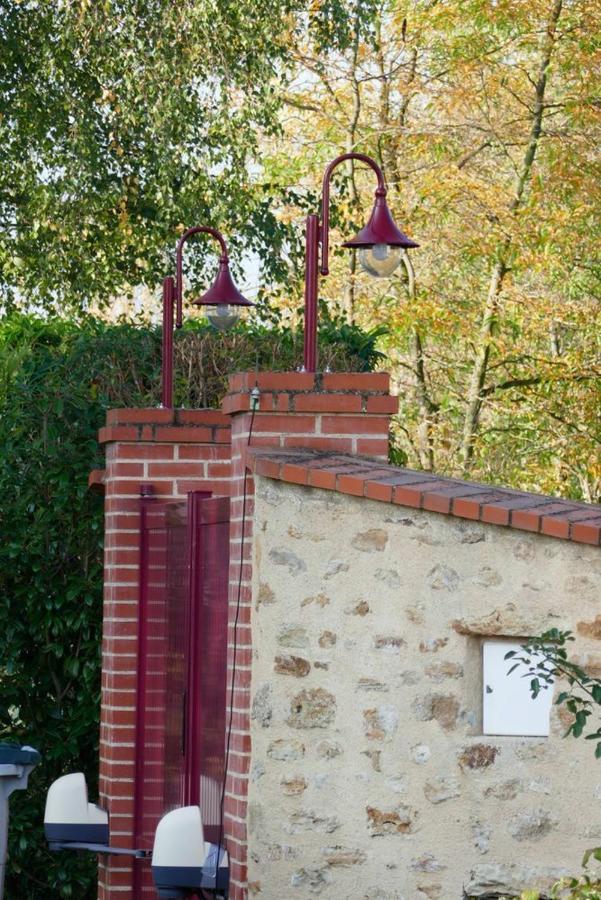 Le Clos Bener Yvre-l'Eveque Luaran gambar