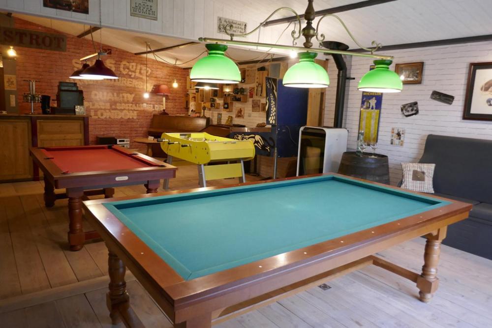 Le Clos Bener Yvre-l'Eveque Luaran gambar