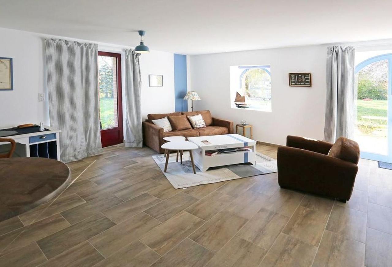 Le Clos Bener Yvre-l'Eveque Luaran gambar