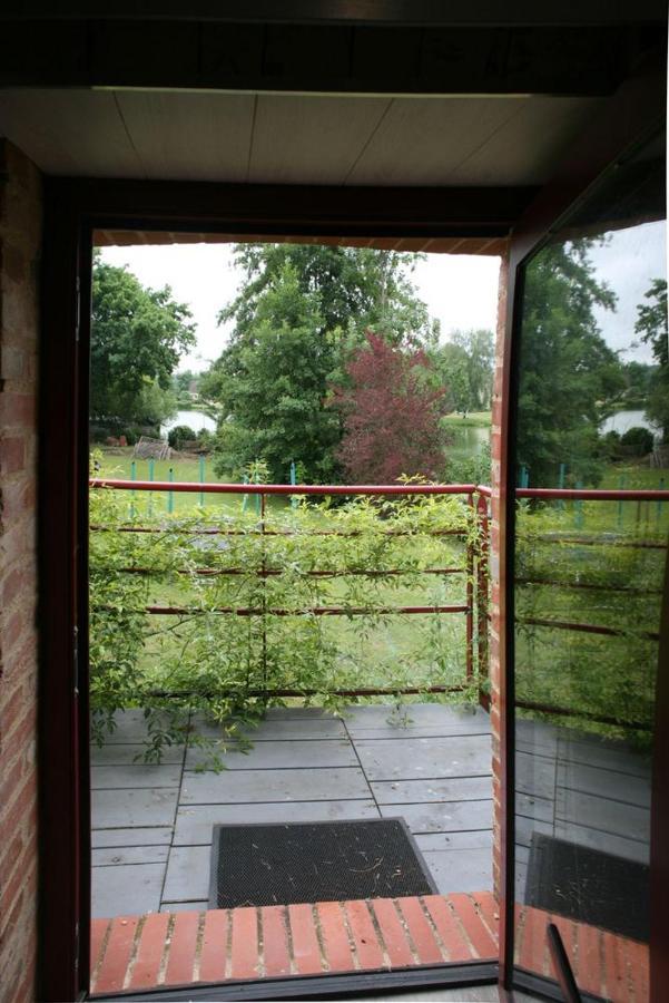 Le Clos Bener Yvre-l'Eveque Luaran gambar