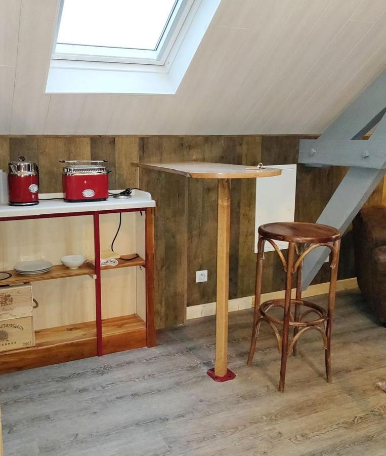 Le Clos Bener Yvre-l'Eveque Luaran gambar