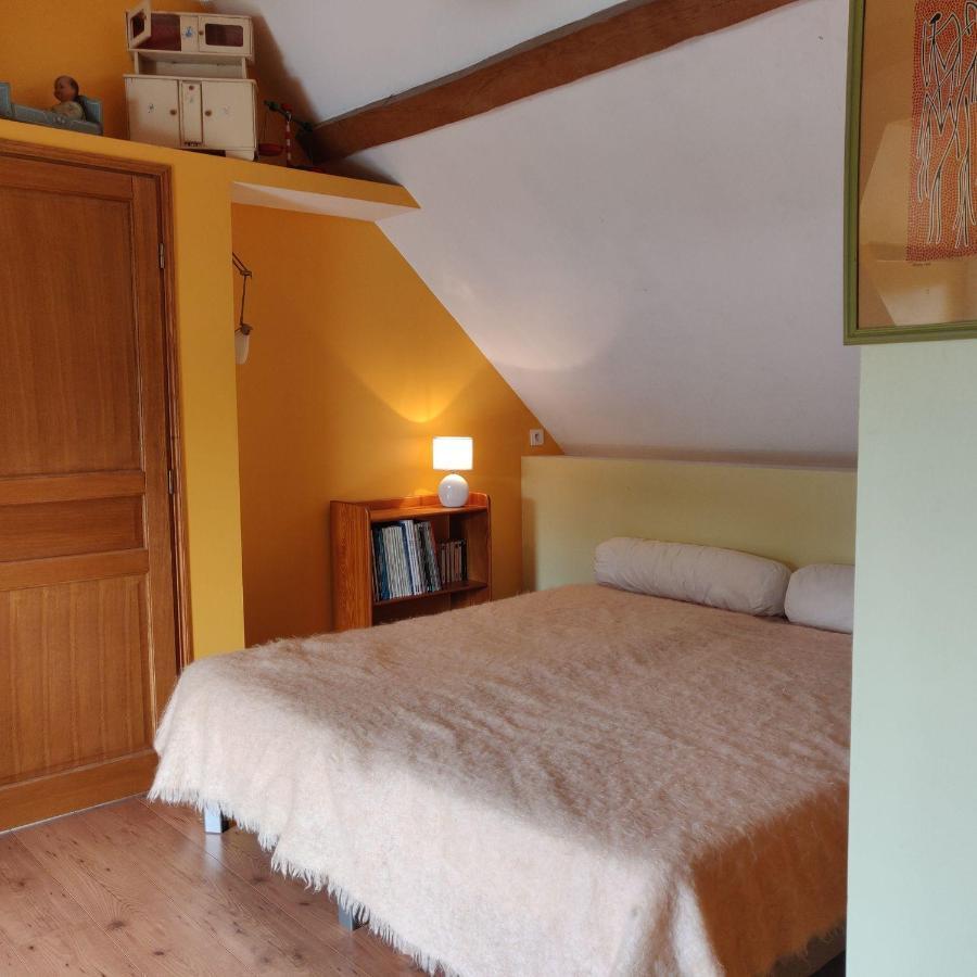 Le Clos Bener Yvre-l'Eveque Luaran gambar