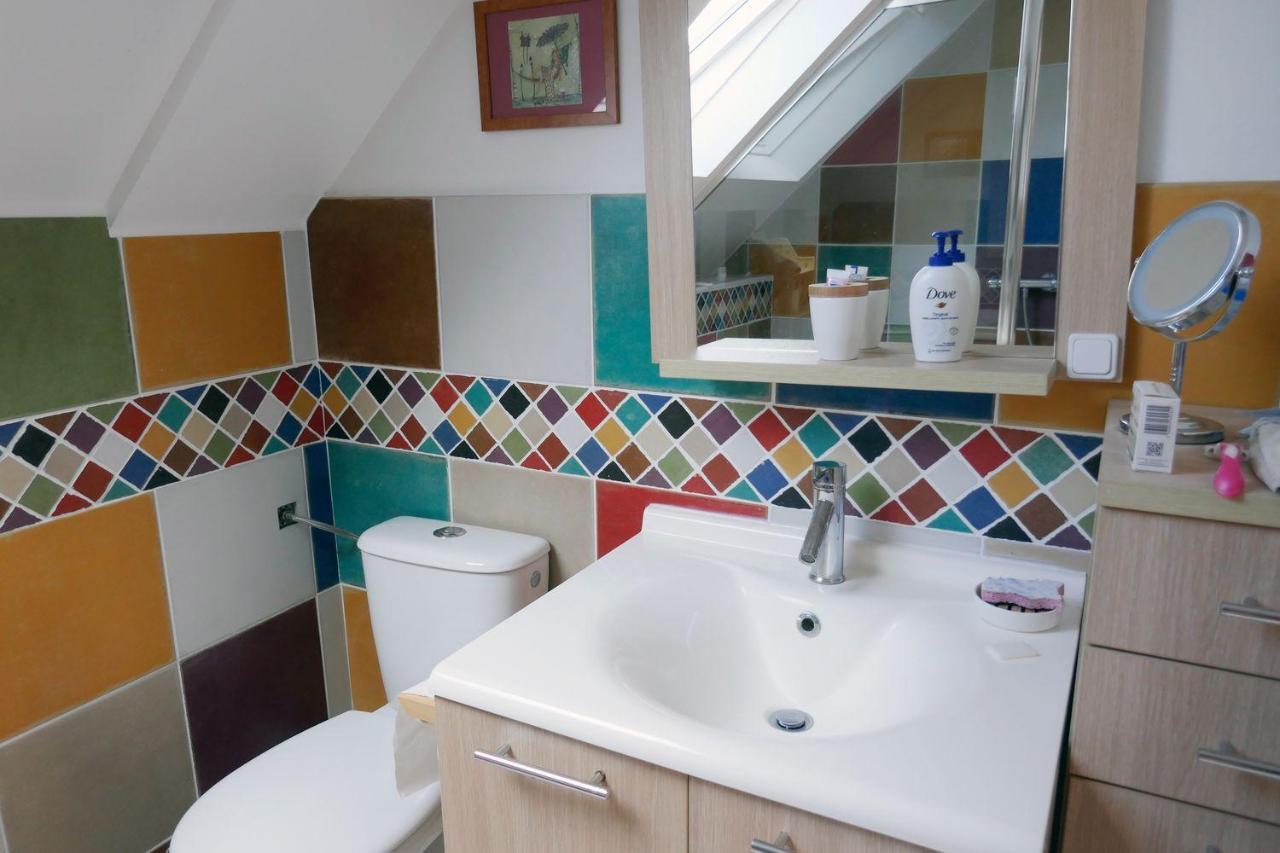 Le Clos Bener Yvre-l'Eveque Luaran gambar